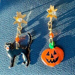 Lunch At The Ritz Vintage Halloween Earrings Black Cat and Glitter Pumpkin